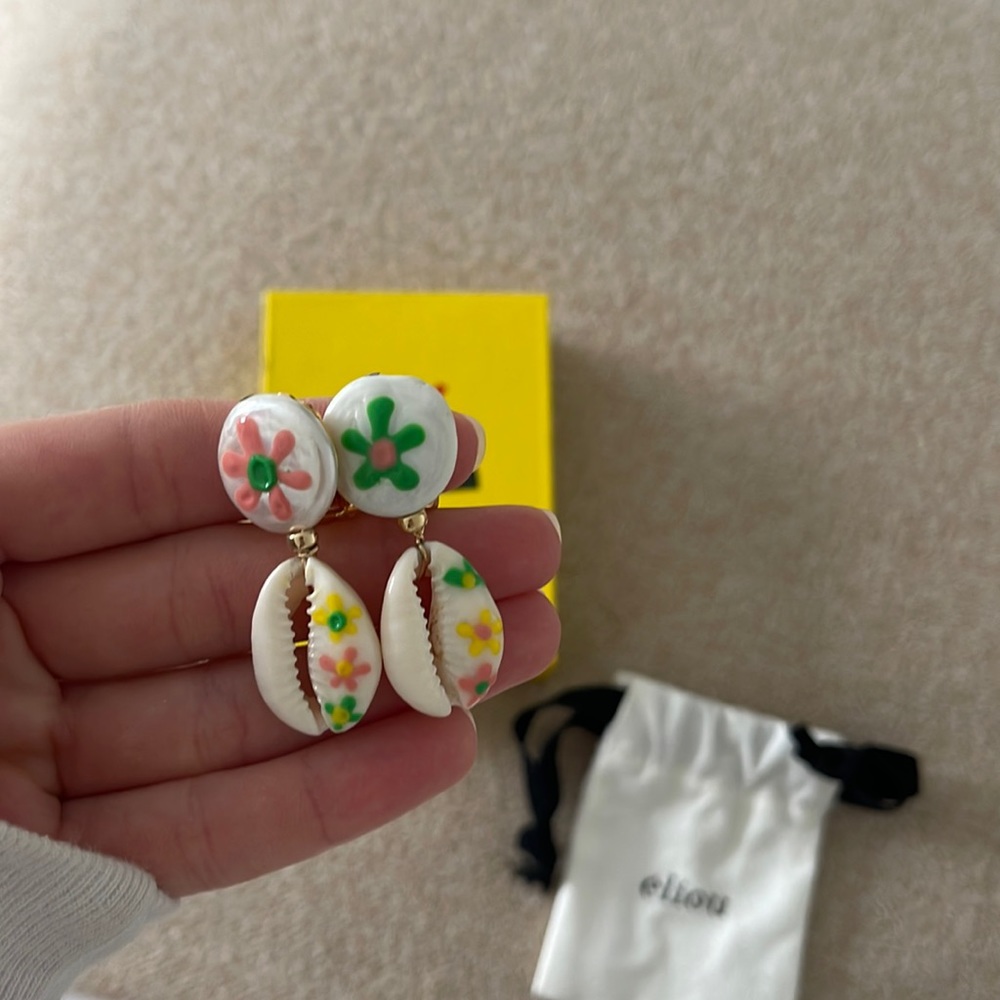 Eliou clip on earrings